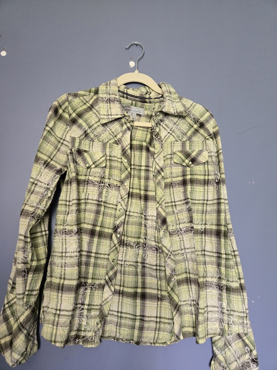 Point Zero Tops - Point Zero by Nicole Benisti Green Plaid Floral Embroidered Shirt — Size S 🌿